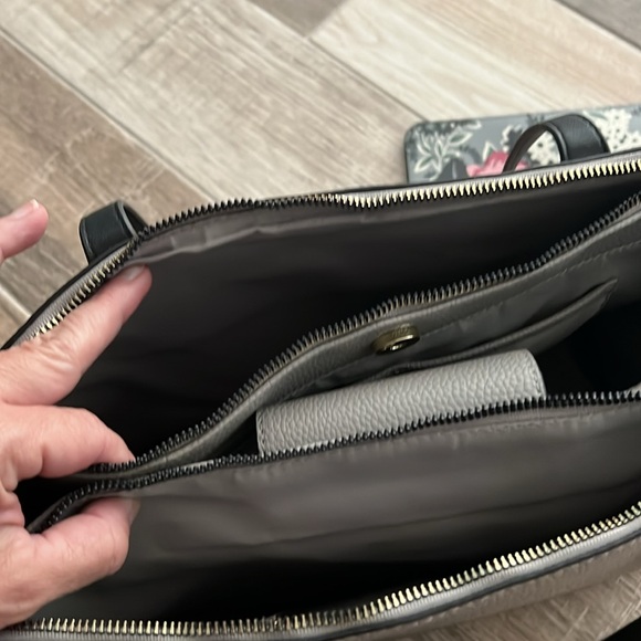 Nanette Lepore pink and gray, beautiful handbag so many pockets! - Picture 4 of 7